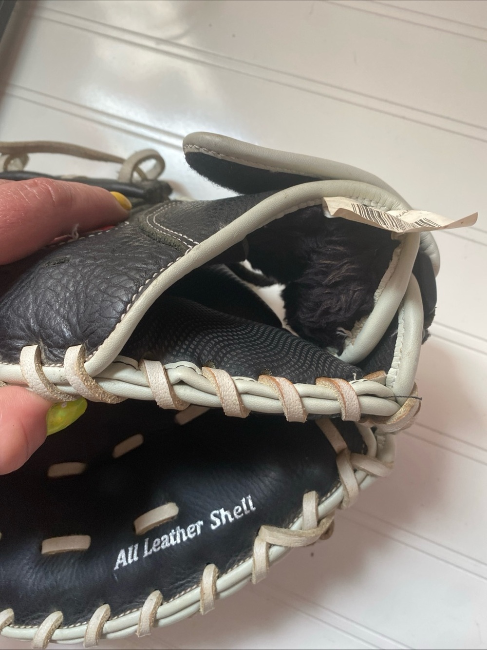 Rawlings Black and White Leather Baseball Glove - Picture 4 of 8